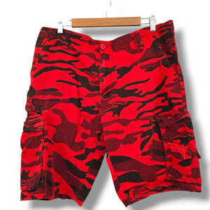 Burnside Men's Rugged Woven‎ Fabric Camouflage Cargo Shorts Red Size 36